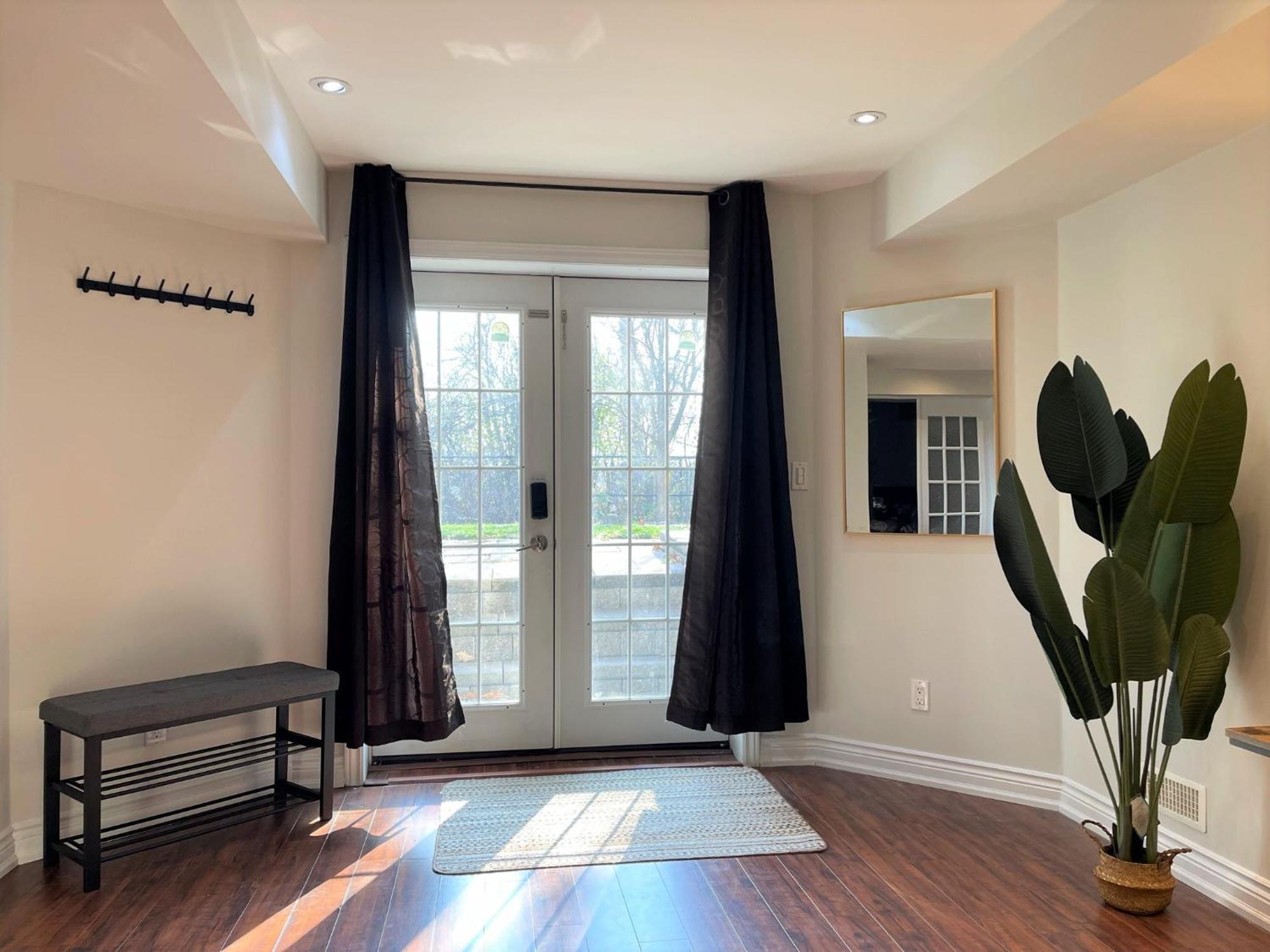 Cozy Lovely Ravine Facing Suite. Mississauga Exterior photo